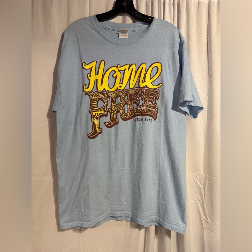 Like New Home Free autographed concert shirt sz L (9AL)